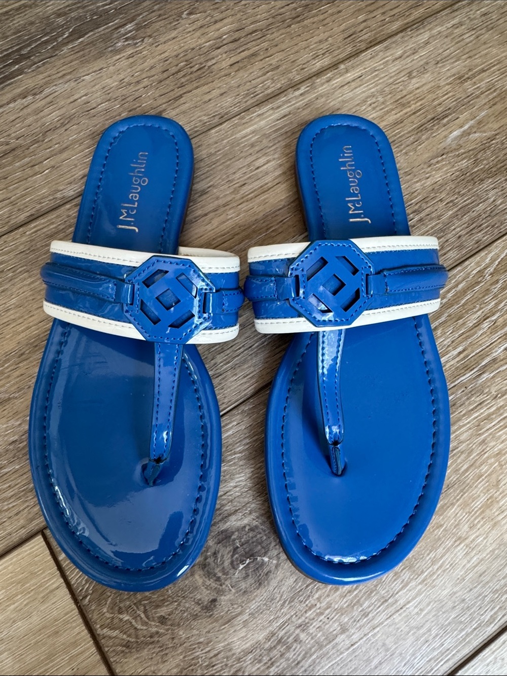 J. McLaughlin Royal Blue Patent Leather Thong Sandals with White Trim Sz 6.5